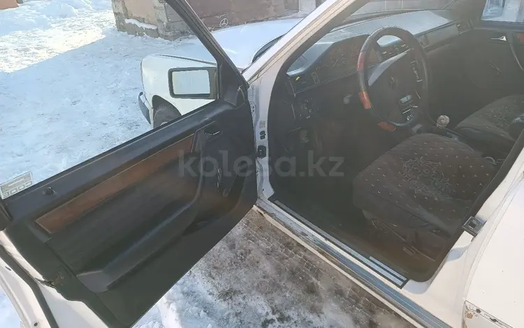 Mercedes-Benz E 230 1990 года за 1 150 000 тг. в Байтерек