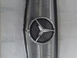 Mercedes-benz w204 c-class передняя решётка радиатора. за 50 000 тг. в Алматы