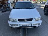 Volkswagen Passat 1994 годаfor2 150 000 тг. в Шымкент