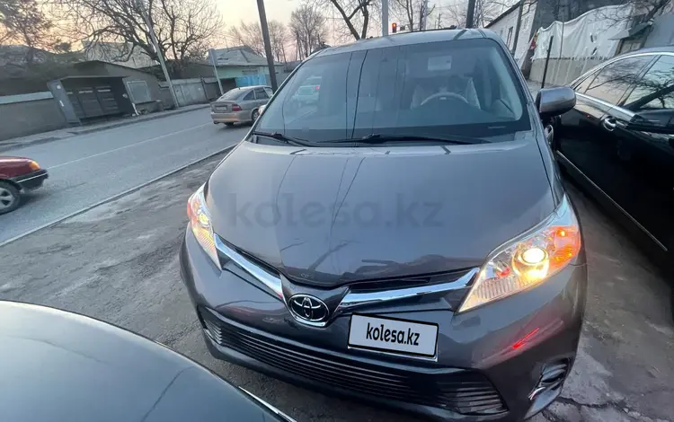 Toyota Sienna 2013 года за 8 800 000 тг. в Шымкент