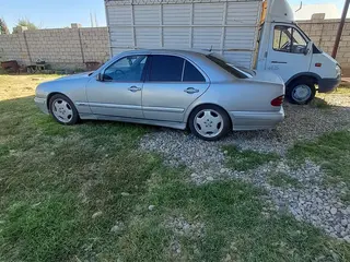 Mercedes-Benz E 280
