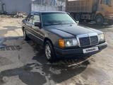 Mercedes-Benz E 220 1993 годаfor850 000 тг. в Алматы