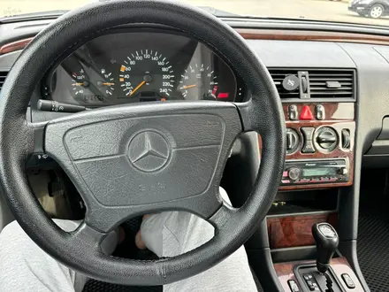 Mercedes-Benz C 180 1998 года за 2 900 000 тг. в Актобе – фото 16