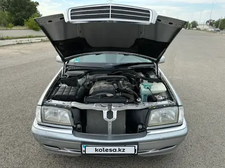 Mercedes-Benz C 180 1998 года за 2 900 000 тг. в Актобе – фото 28