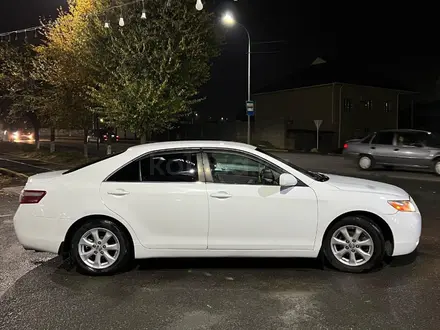 Toyota Camry 2007 года за 6 000 000 тг. в Шымкент – фото 2