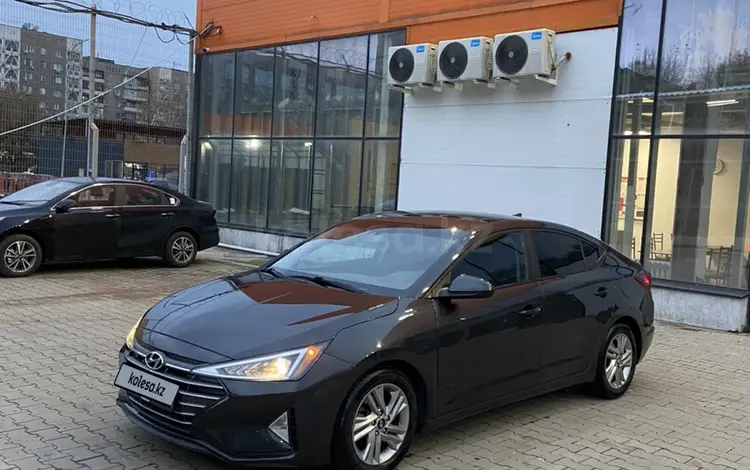 Hyundai Elantra 2020 годаfor8 000 000 тг. в Алматы