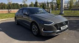 Hyundai Sonata 2022 года за 11 200 000 тг. в Алматы – фото 2