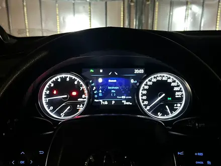 Toyota Camry 2020 года за 12 500 000 тг. в Атырау – фото 5