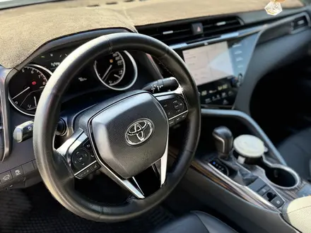 Toyota Camry 2020 года за 12 500 000 тг. в Атырау – фото 6