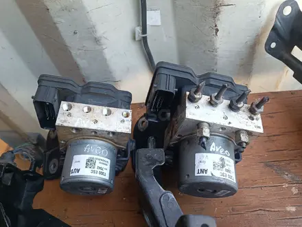 Блок АБС Chevrolet Cruze за 30 000 тг. в Алматы – фото 3