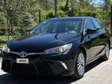 Toyota Camry 2017 года за 7 300 000 тг. в Актобе