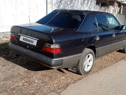 Mercedes-Benz E 200 1992 года за 850 000 тг. в Талгар – фото 4