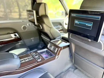 Land Rover Range Rover 2015 года за 30 000 000 тг. в Алматы – фото 16