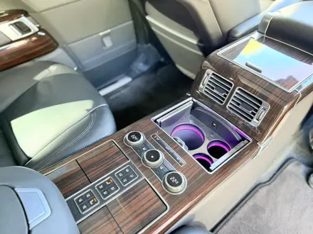 Land Rover Range Rover 2015 года за 30 000 000 тг. в Алматы – фото 17
