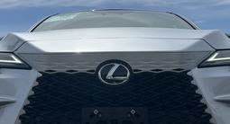 Lexus RX 350 2022 годаүшін32 000 000 тг. в Актобе