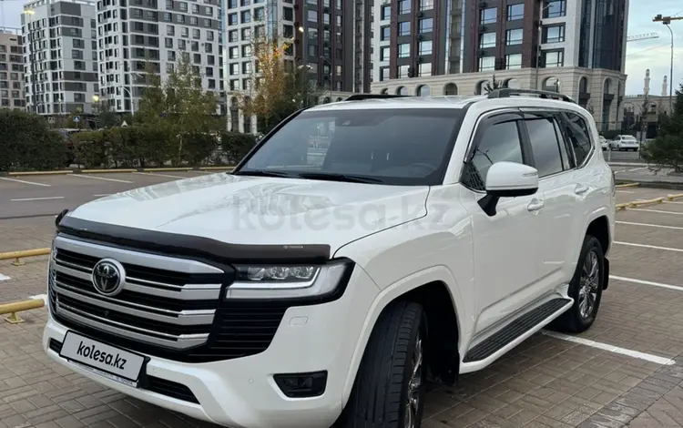 Toyota Land Cruiser 2024 года за 58 000 000 тг. в Астана
