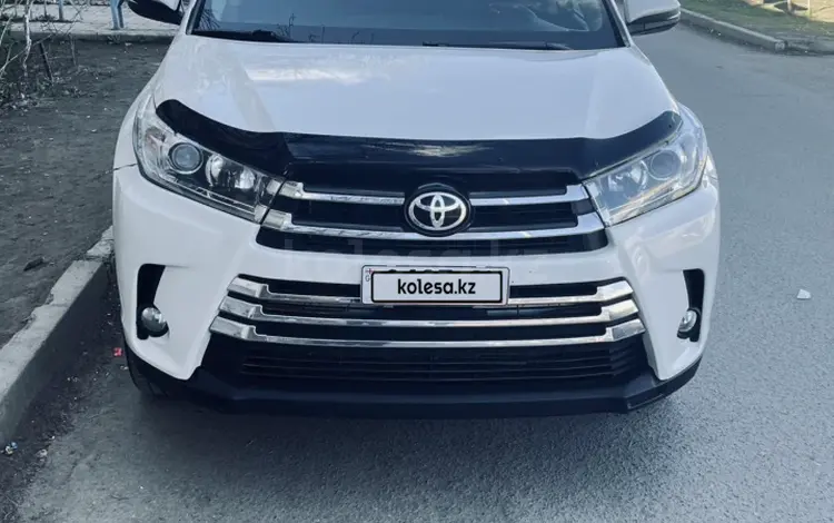 Toyota Highlander 2016 года за 12 000 000 тг. в Атырау