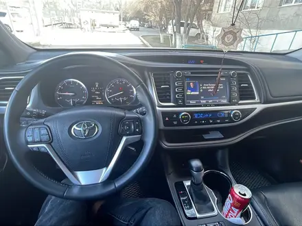 Toyota Highlander 2016 года за 12 000 000 тг. в Атырау – фото 5