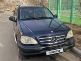 Mercedes-Benz ML 320 1999 годаfor4 200 000 тг. в Астана