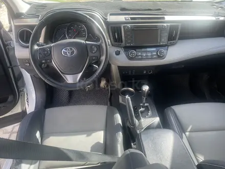 Toyota RAV4 2014 года за 9 000 000 тг. в Атырау – фото 7