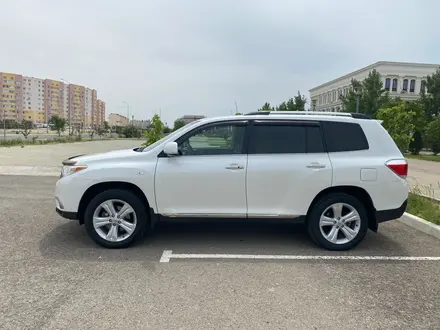 Toyota Highlander 2011 года за 13 500 000 тг. в Актау – фото 5