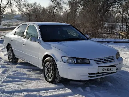 Toyota Camry 1998 года за 2 700 000 тг. в Алматы – фото 4