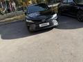 Toyota Camry 2018 года за 14 000 000 тг. в Караганда – фото 2