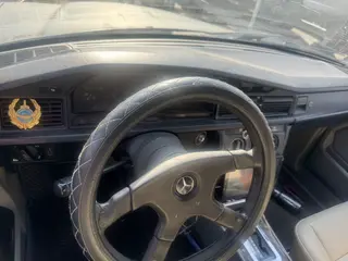 Mercedes-Benz 190