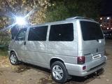 Volkswagen Caravelle 2001 года за 7 500 000 тг. в Петропавловск – фото 2