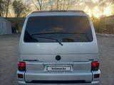 Volkswagen Caravelle 2001 года за 7 500 000 тг. в Петропавловск – фото 4