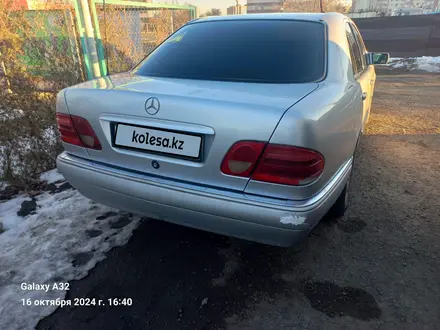 Mercedes-Benz E 230 1996 года за 2 500 000 тг. в Кокшетау – фото 2