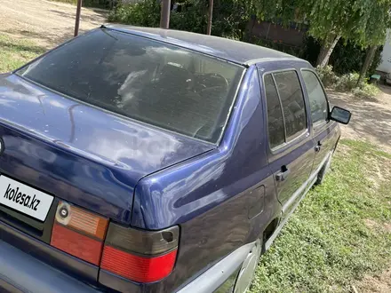 Volkswagen Vento 1996 года за 900 000 тг. в Уральск – фото 4