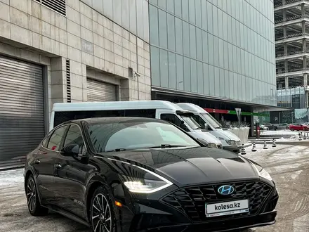 Hyundai Sonata 2020 года за 14 000 000 тг. в Алматы – фото 2