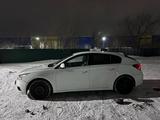 Chevrolet Cruze 2012 года за 3 100 000 тг. в Актобе – фото 2