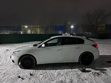 Chevrolet Cruze 2012 года за 3 500 000 тг. в Актобе – фото 2