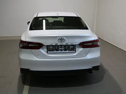 Toyota Camry Luxe 2023 года за 21 500 000 тг. в Актобе – фото 8