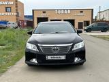 Toyota Camry 2012 года за 9 000 000 тг. в Актобе – фото 2