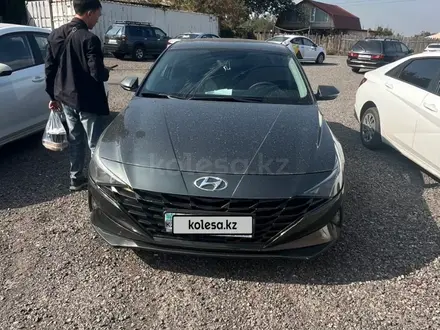 Hyundai Elantra 2022 года за 8 200 000 тг. в Алматы – фото 3