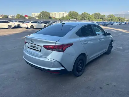Hyundai Accent 2021 года за 3 790 500 тг. в Алматы – фото 4