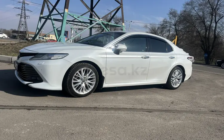 Toyota Camry 2018 года за 13 500 000 тг. в Тараз