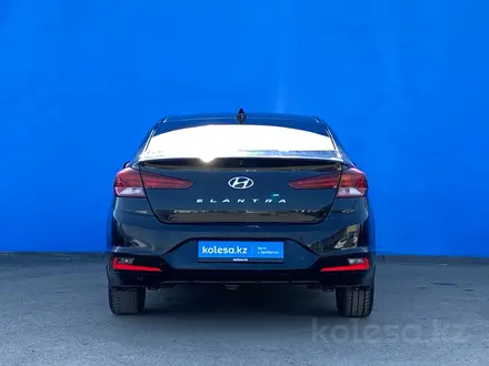 Hyundai Elantra 2019 года за 8 590 000 тг. в Алматы – фото 4