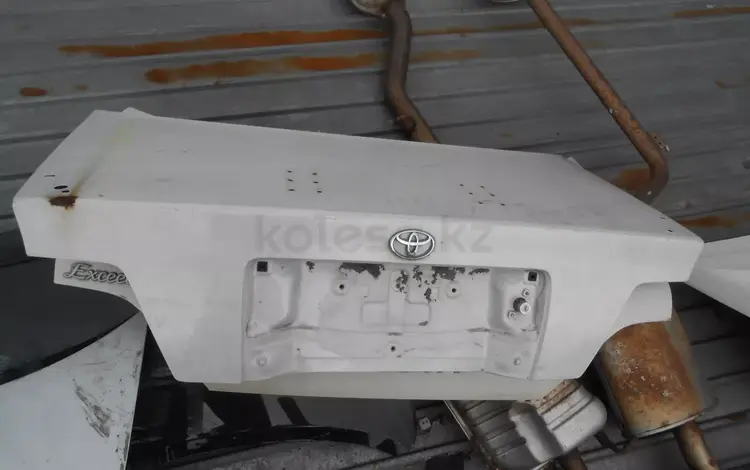 Крышка багажника Toyota Chaser JX100 за 10 000 тг. в Алматы