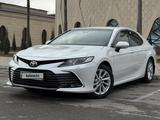 Toyota Camry 2023 года за 18 500 000 тг. в Тараз – фото 2