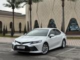 Toyota Camry 2023 года за 18 500 000 тг. в Тараз