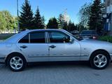 Mercedes-Benz E 240 1997 годаfor3 800 000 тг. в Усть-Каменогорск – фото 2