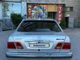Mercedes-Benz E 240 1997 годаfor3 800 000 тг. в Усть-Каменогорск – фото 4