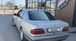 Mercedes-Benz E 320 1996 годаүшін3 500 000 тг. в Актау – фото 4