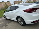 Hyundai Elantra 2019 года за 5 200 000 тг. в Уральск – фото 4
