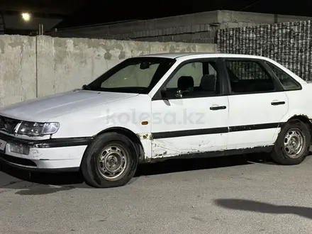Volkswagen Passat 1994 года за 600 000 тг. в Шымкент