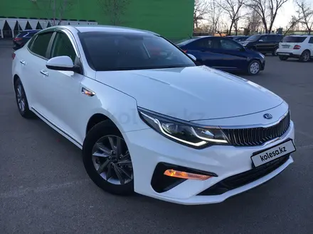 Kia K5 2018 года за 10 490 000 тг. в Алматы – фото 58